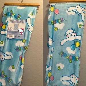 HK - Floaty Cinnamoroll Throw